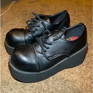 Demonia goth platfoms